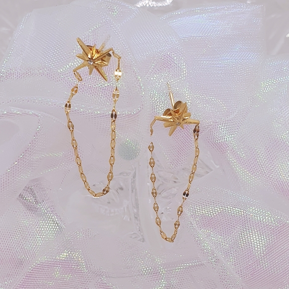 Water Resistant 18ct Gold Plated Chain Linked Star Stud Earrings - Picture 4 of 4